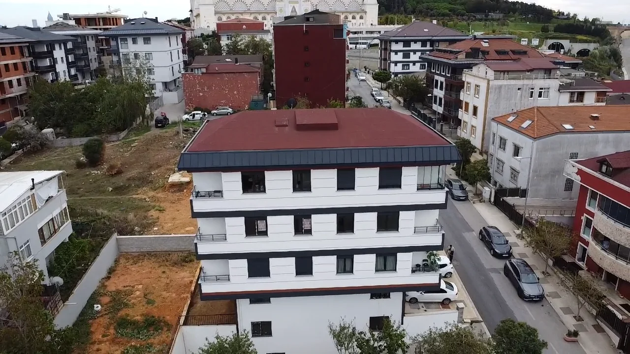 İnce Apartmanı